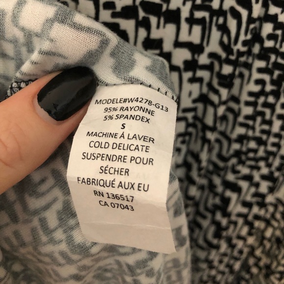 Black and white Maxi dress. Size S. Very soft and comfortable. Barely worn. - Picture 6 of 7